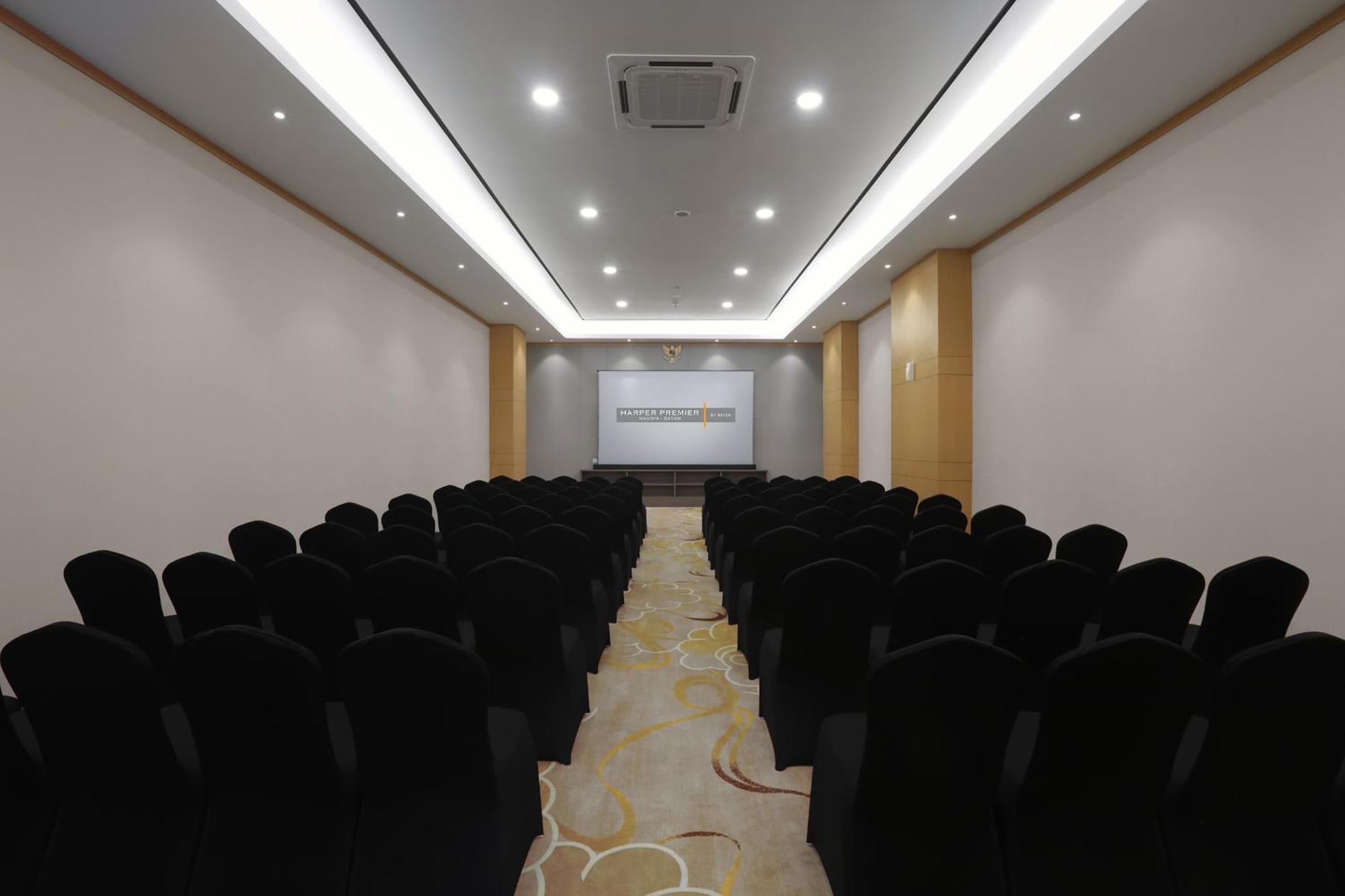 ホテル Harper Premier Nagoya Batam エクステリア 写真